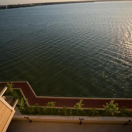 Apartel Marissa Lake * Mamaia